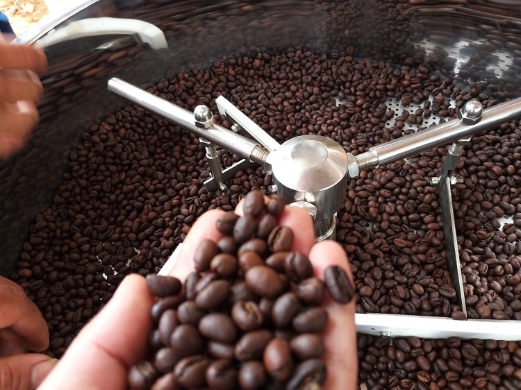 Công ty Tín Nghĩa đã xuất khẩu trung bình khoảng 100 ngàn tấn cà phê mỗi năm.